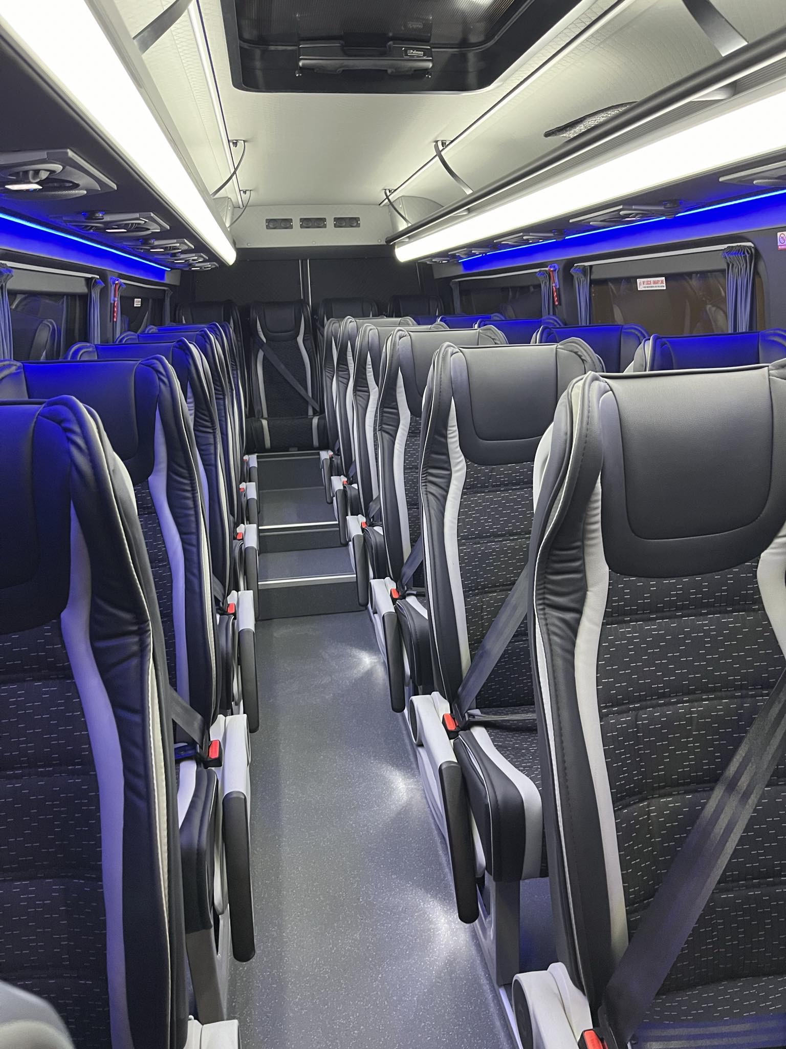 Luksusowe wnętrze busa - Raf-Trans Kozienice